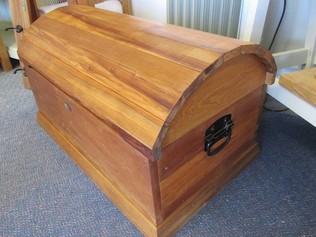 Rimu Treasure Chest/Toy Box - Clearance Items - VillaWood ...